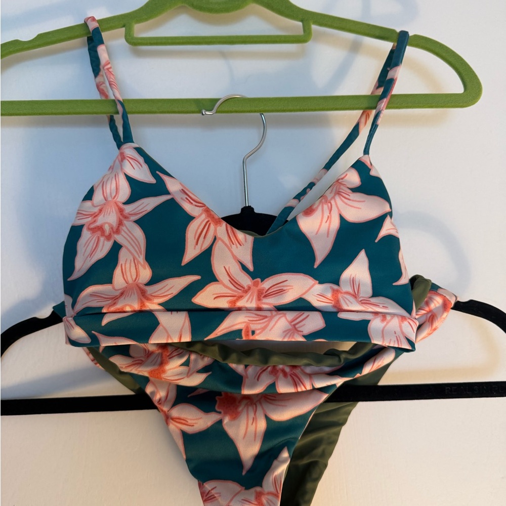 Hawaiian Floral Bikini Set with Pink and Green Design